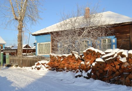 Дом в Братске, поселок Чекановский, где жил Анатолий Тарасенко